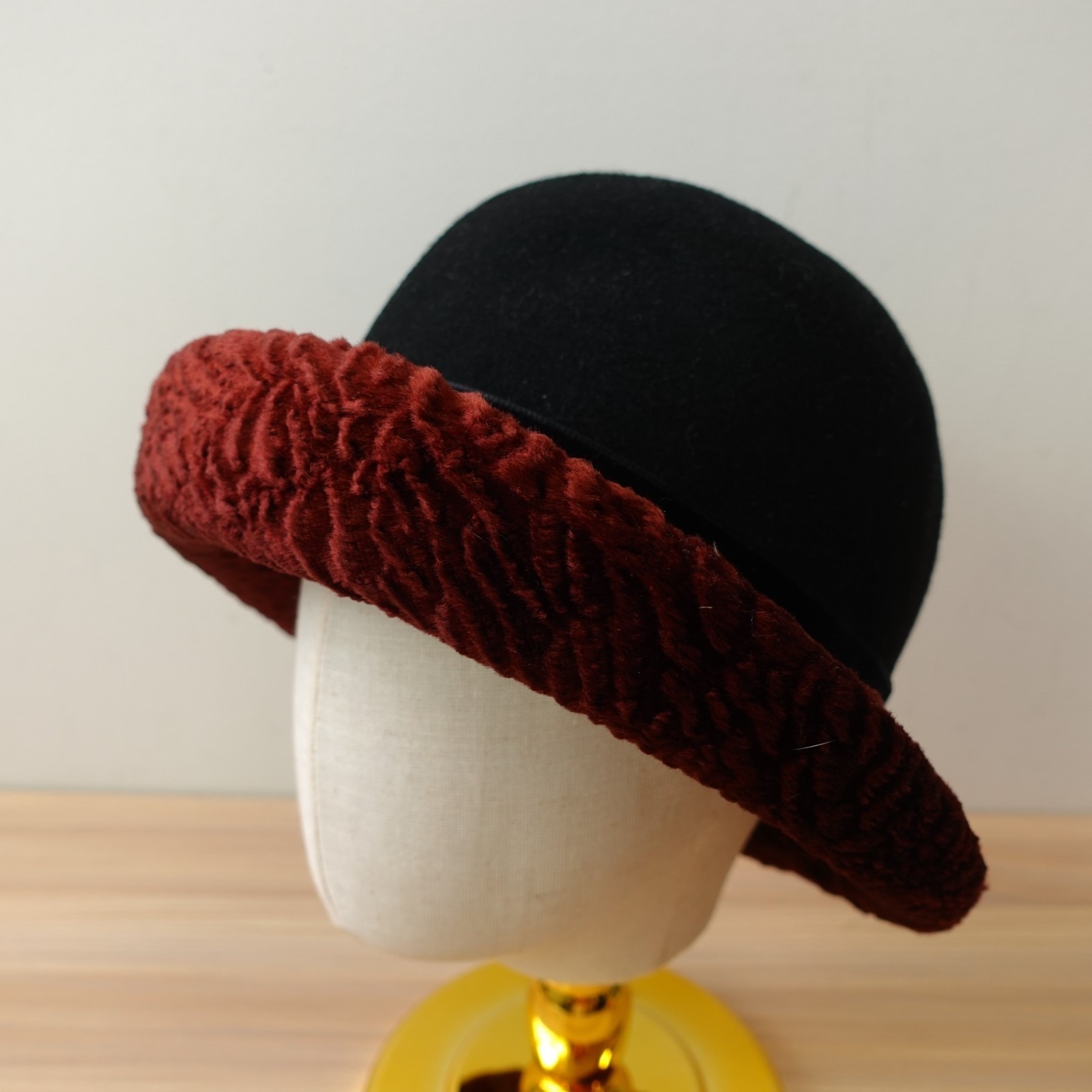 Vintage Platania Hat Womens Black Wool Felt Burgundy Faux Fur Italian Cloche